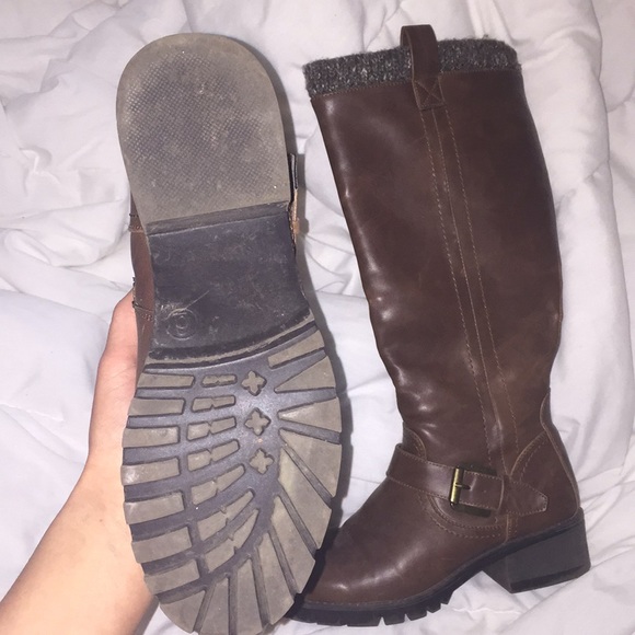 Brown leather boots - Picture 2 of 3